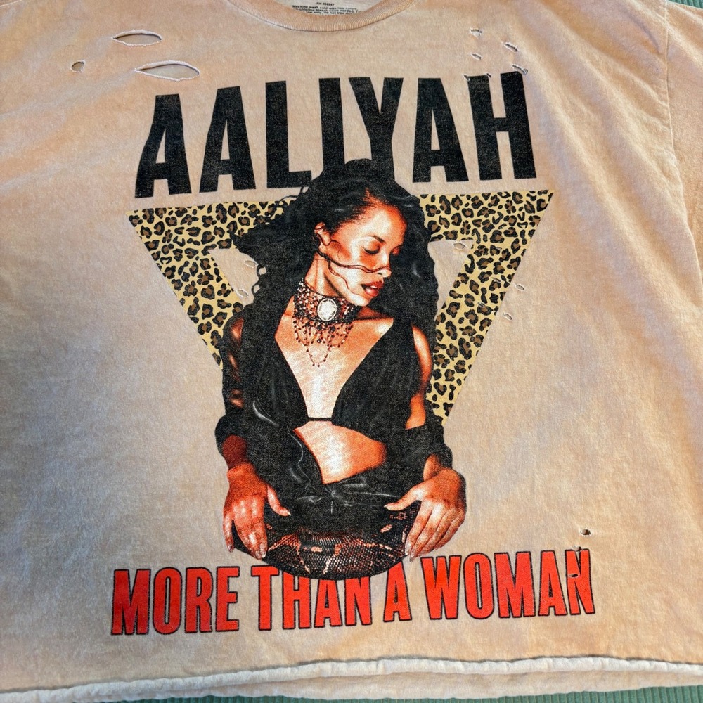 Aaliyah Graphic Shirt Distressed Crop Tee Womens L Y2K R&B Hip Hop Vintage Style - Picture 3 of 6
